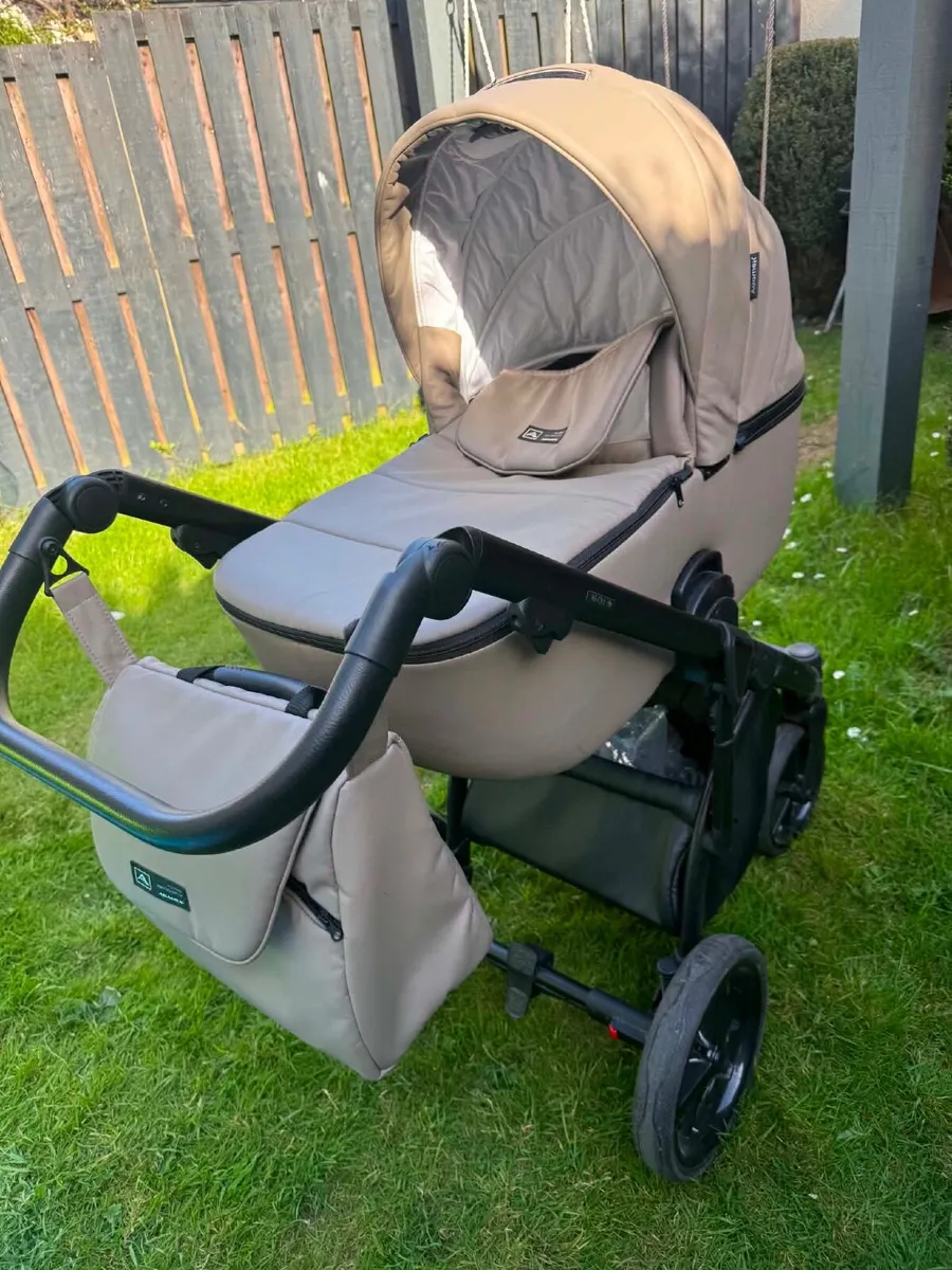 Pram - Image 2