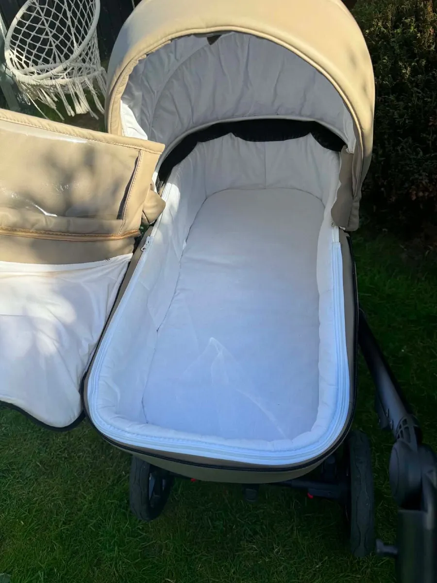 Pram - Image 3