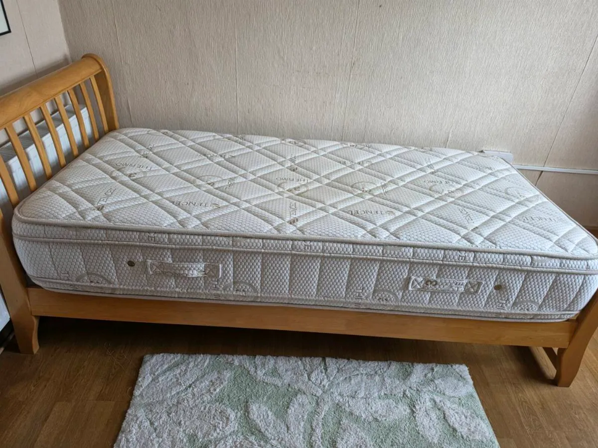 Single bed with mattress - Image 2