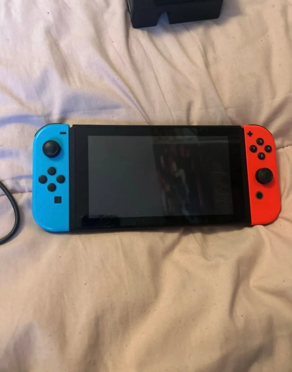 Nintendo Switch - Image 2