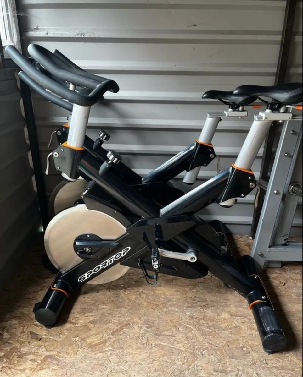 Sportop cb8500 30kg flywheel spin bikes - Image 1