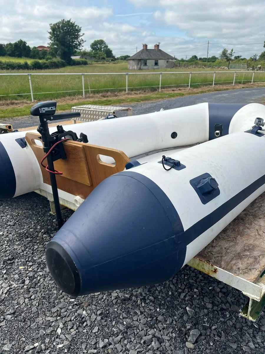 Inflatable dinghy with Motor engine - Image 3