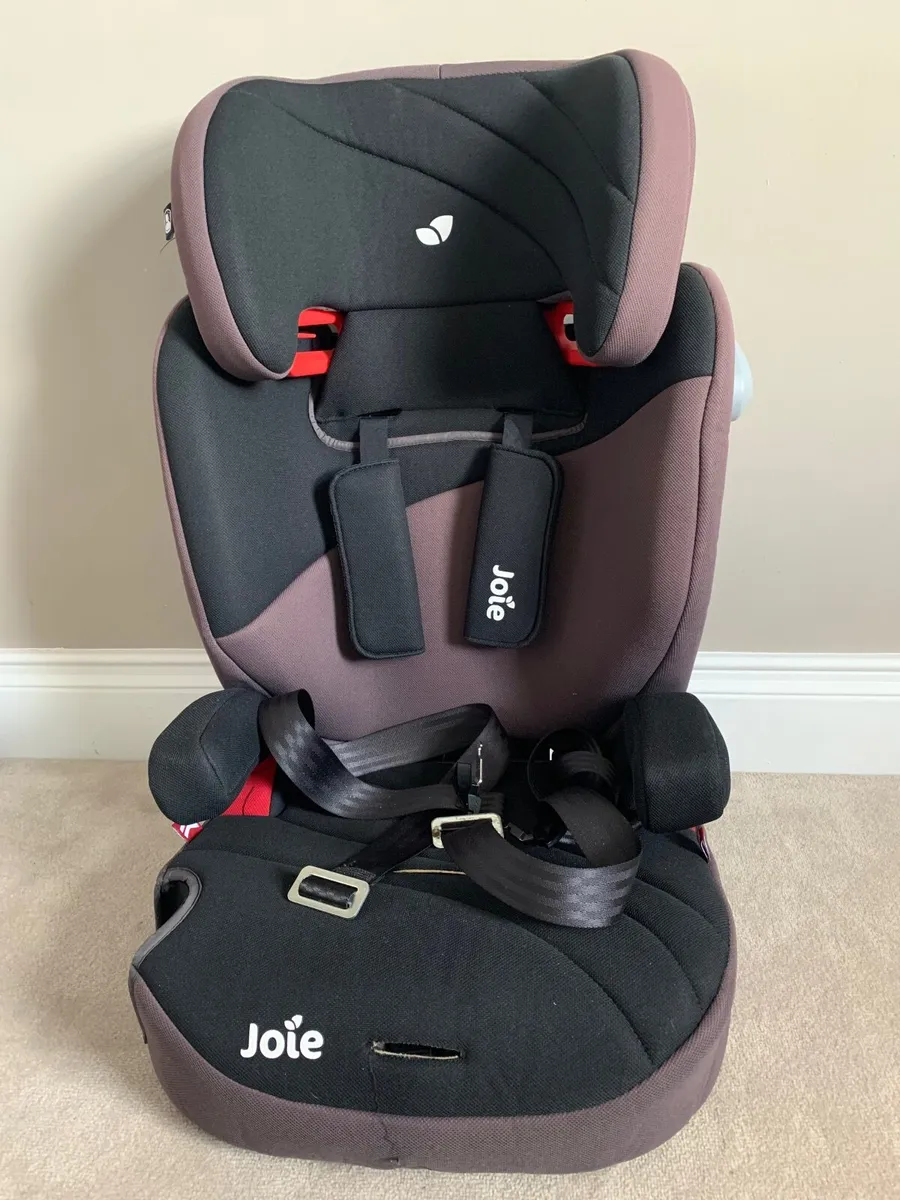 Car seat 9-36kg - Image 1