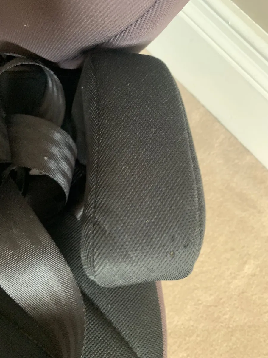 Car seat 9-36kg - Image 2
