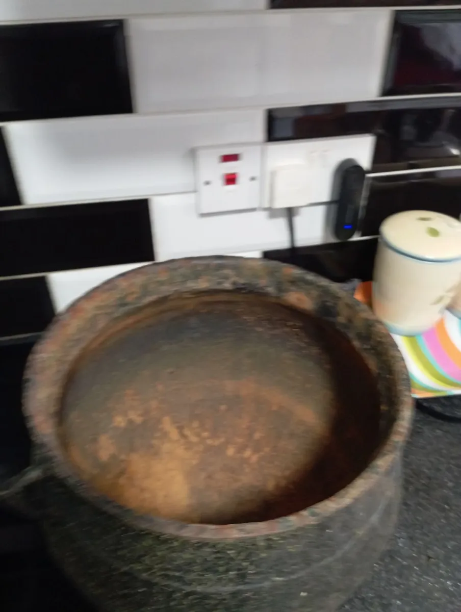 Two Vintage Skillet Pots - Image 2