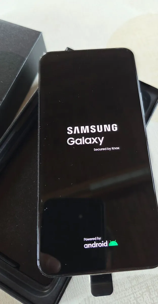 Samsung S22 galaxy - Image 1