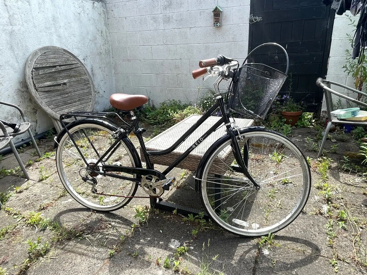 Ladies Vintage Style Bike with basket - Image 1