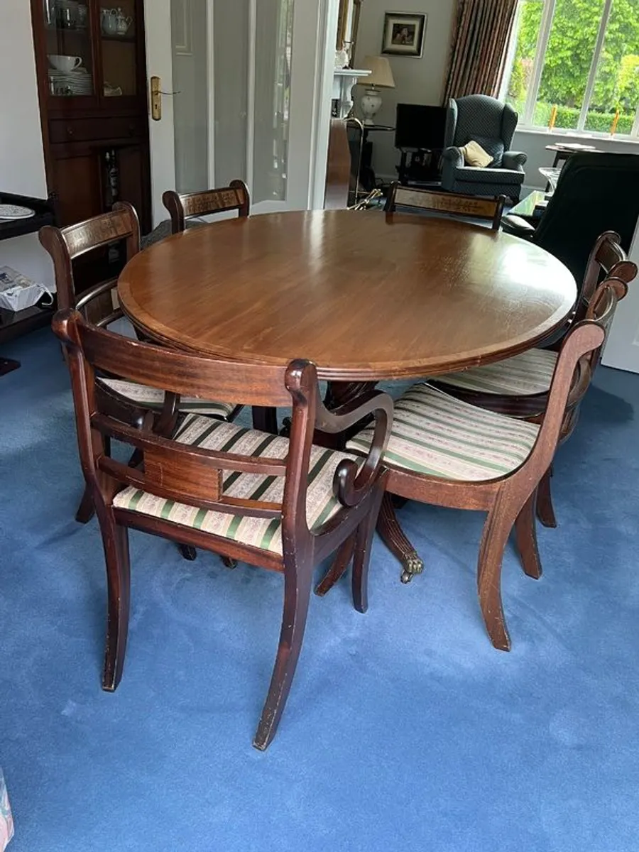 Bright Mahogany dining table with six chairs - Image 1