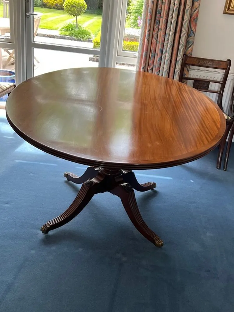 Bright Mahogany dining table with six chairs - Image 2