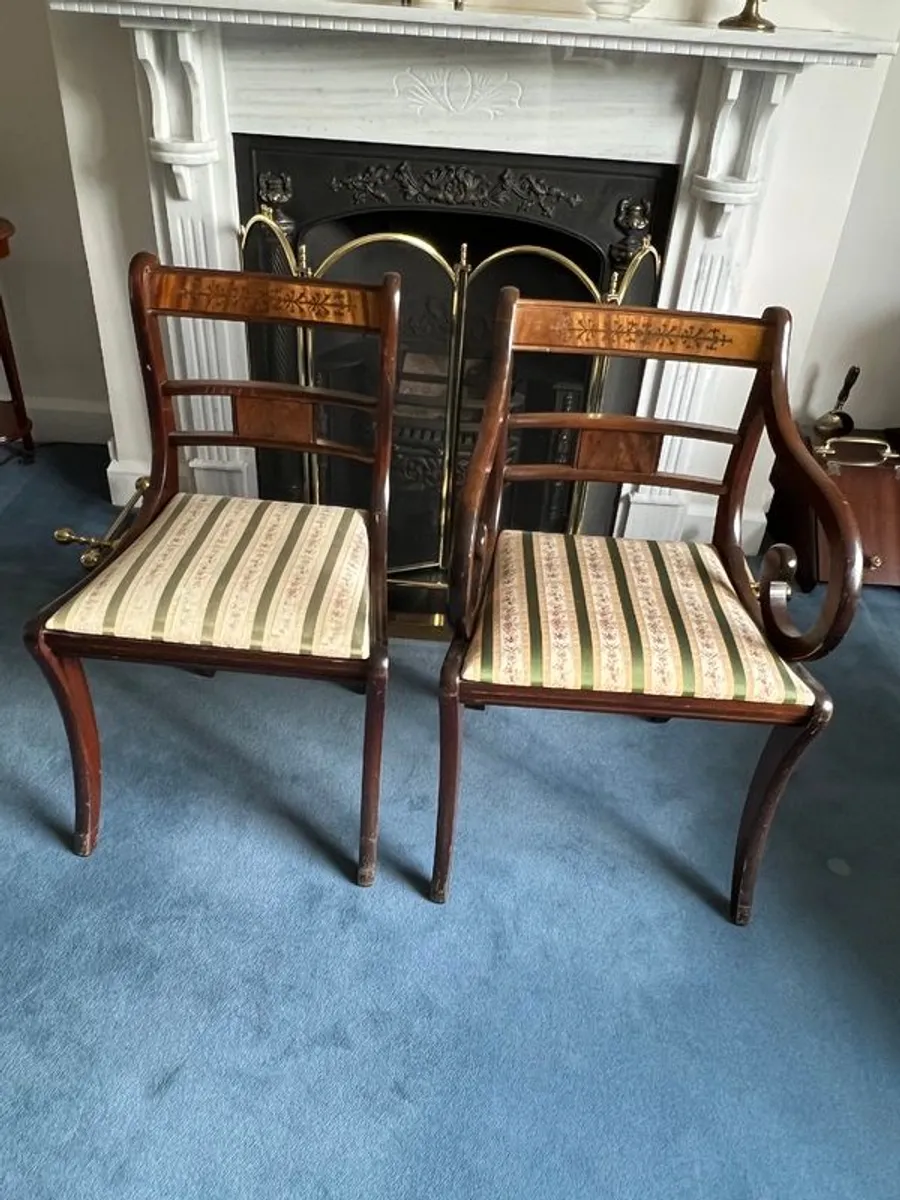 Bright Mahogany dining table with six chairs - Image 3