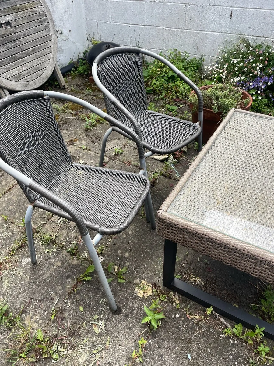 Outdoor Table and Chairs - Image 3