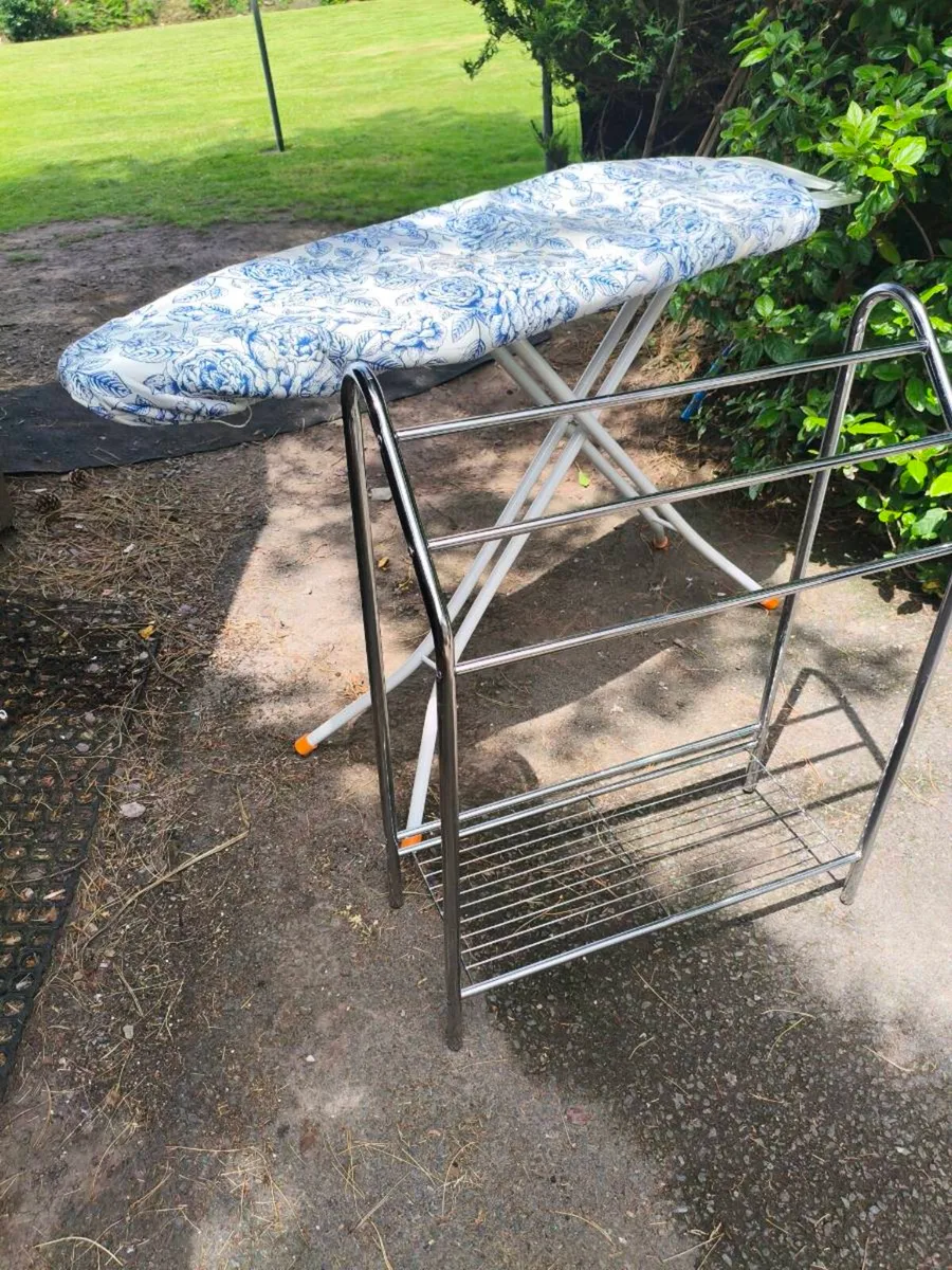 Iron board, trowel stand as good as new, 15.both - Image 3