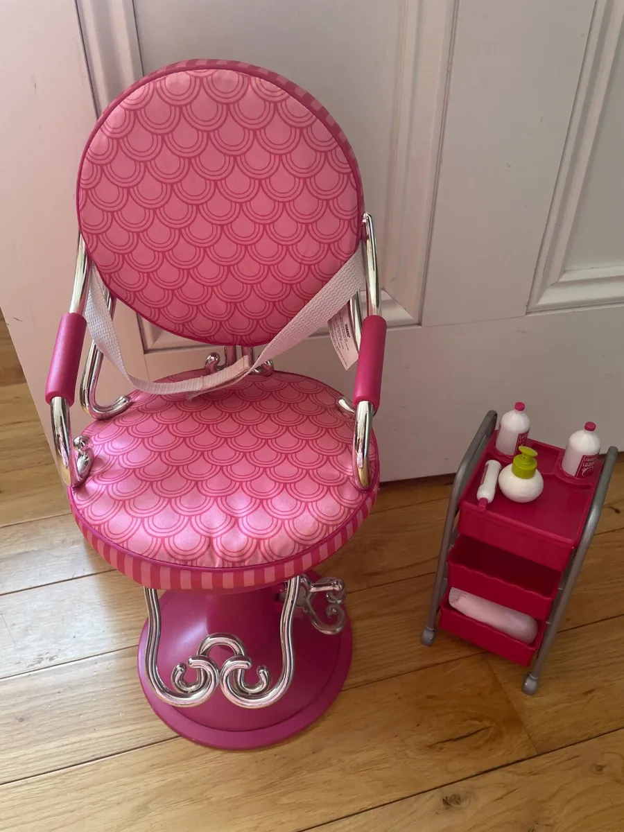 Out generation chair - Image 1