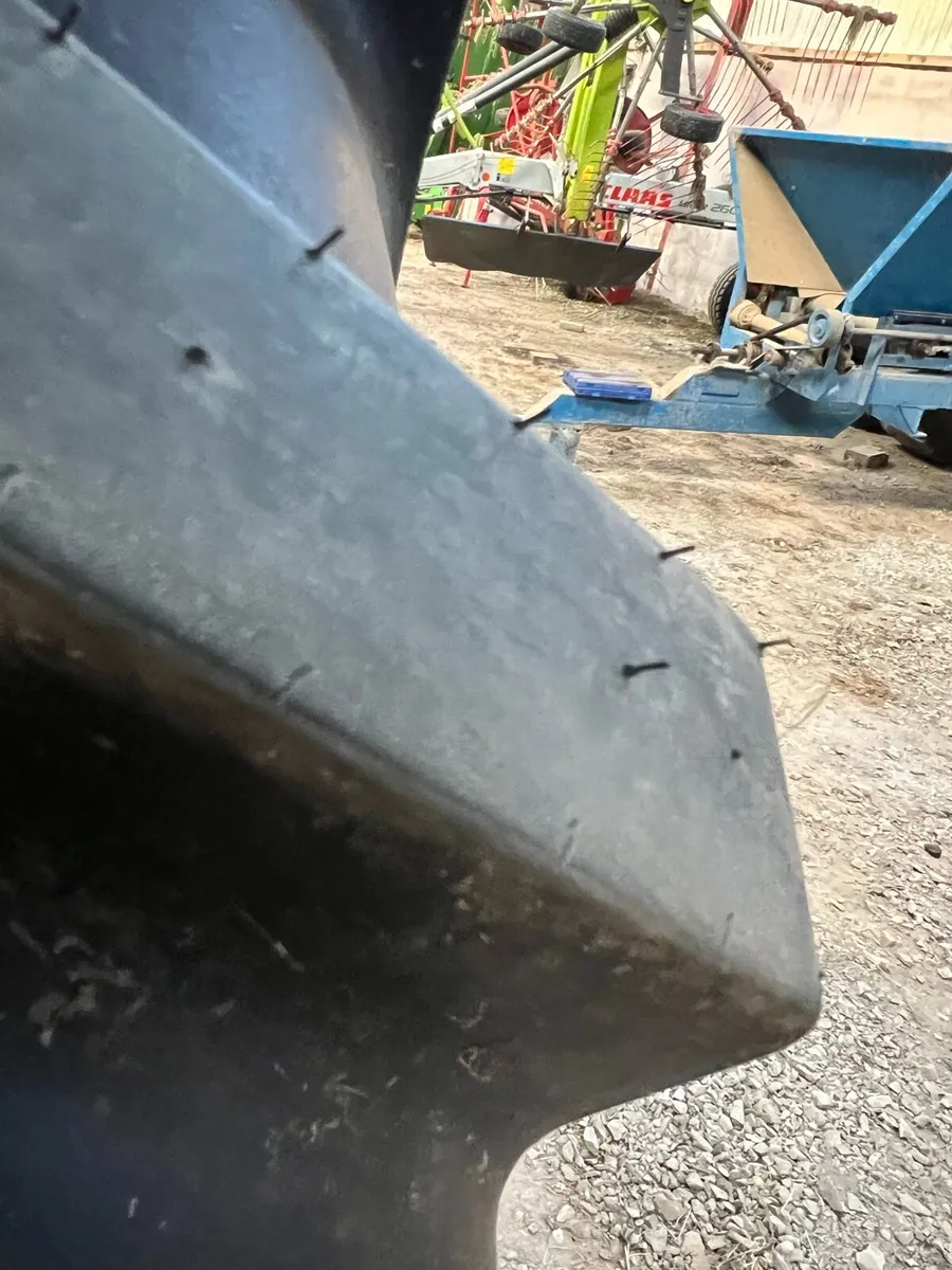 650/65R38 and  540/65R28 - Image 3