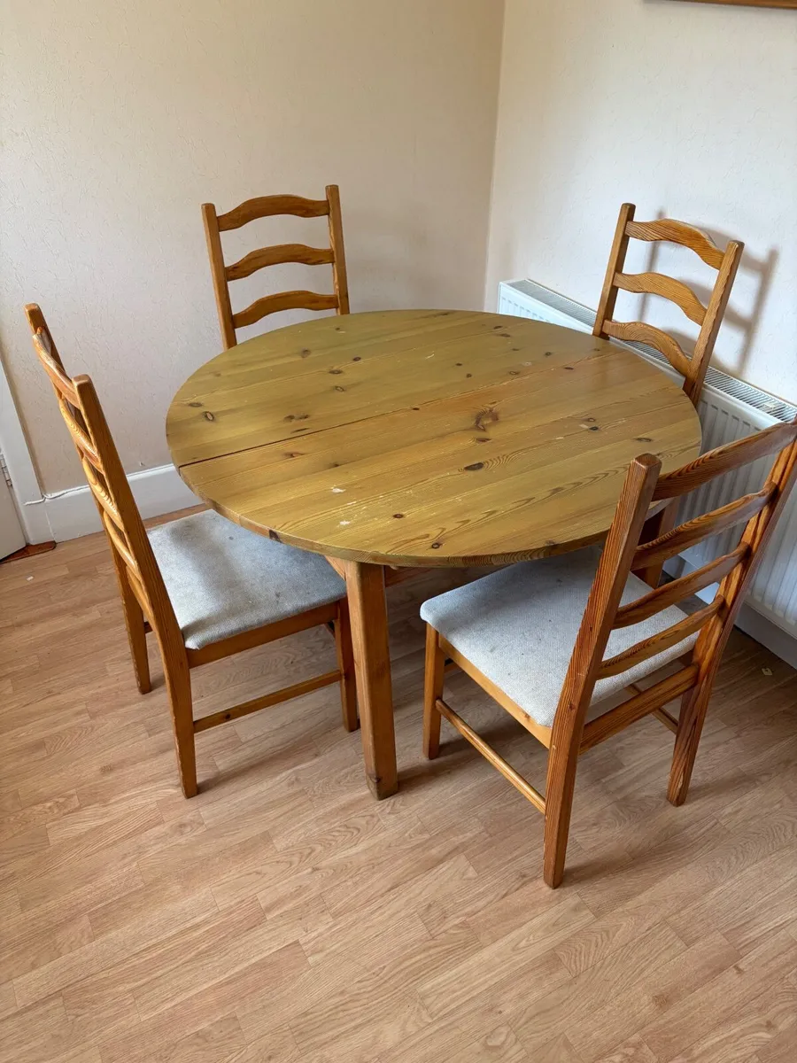 Kitchen Table - Pine, extendable, 4 chairs - Image 1