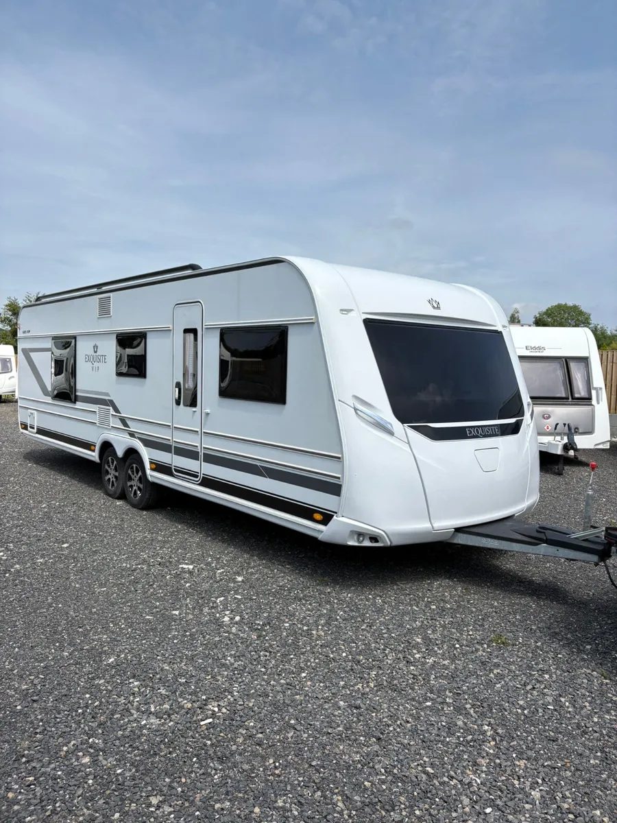 LMC exquisite 685 VIP island bed caravan - Image 2