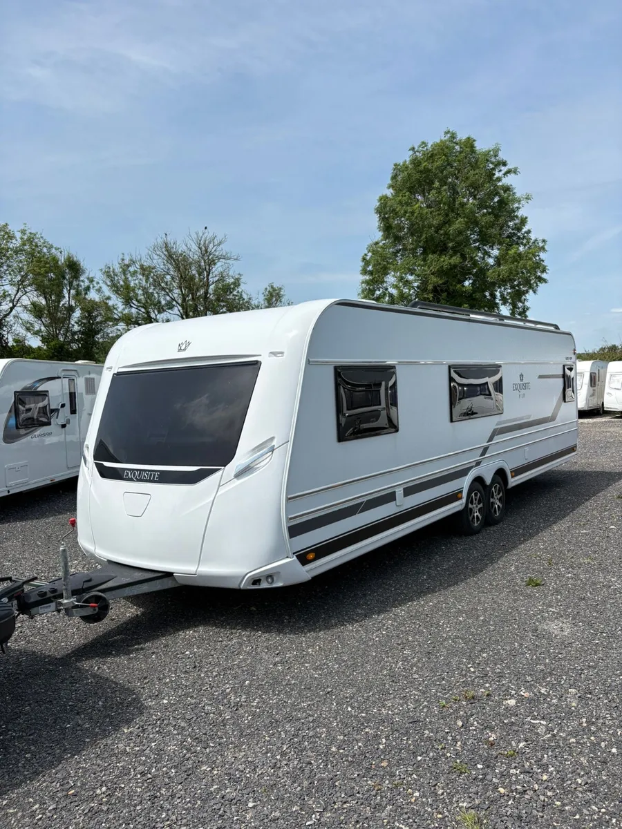 LMC exquisite 685 VIP island bed caravan - Image 1