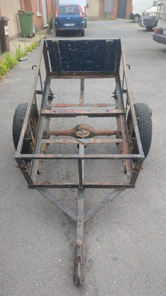 Trailer - Image 1