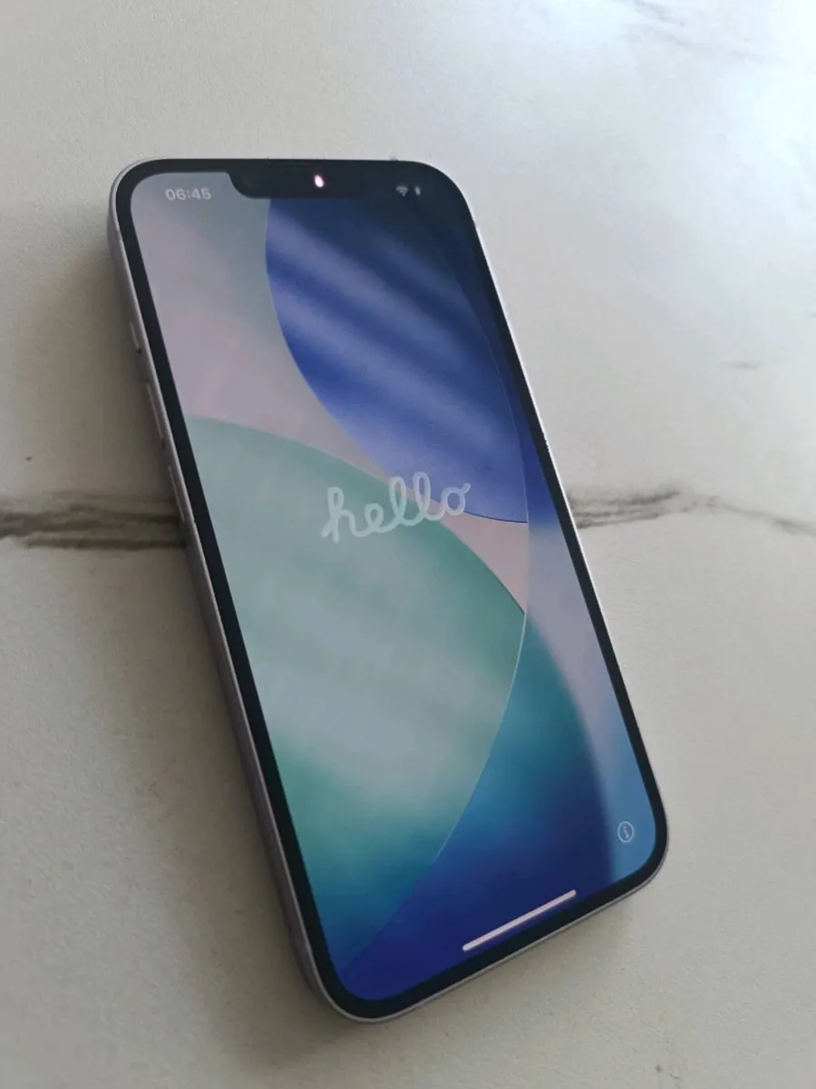 iPhone 14 - Image 4