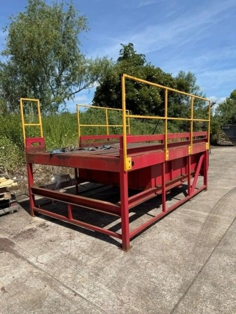 Thorworld Free-Standing Loading Dock Platform with - Image 4