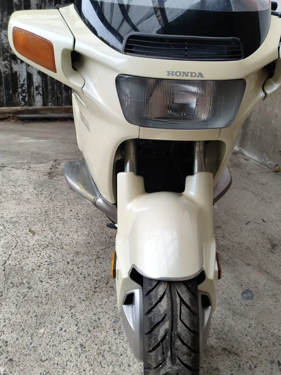 1989 Honda Pacific Coast - Image 3