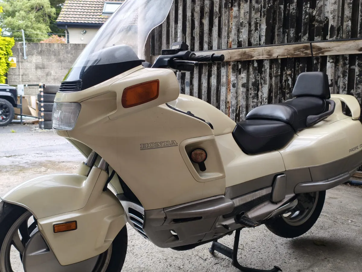 1989 Honda Pacific Coast - Image 4