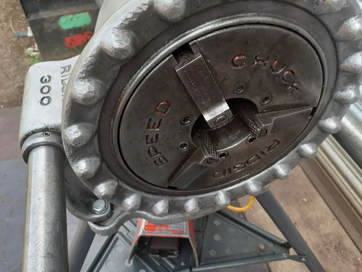 RIDGID 300 THREADING MACHINE - Image 3