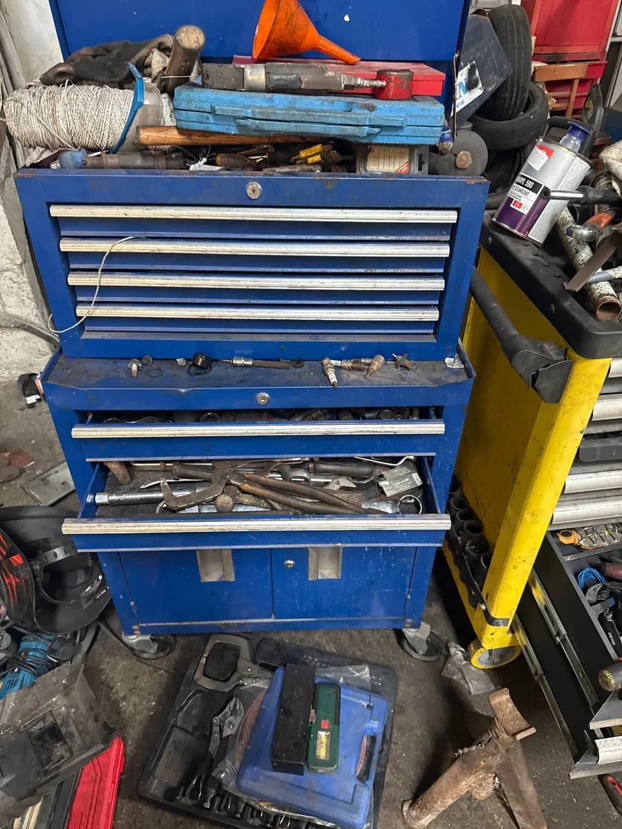Mechanics  garage clearance sale - Image 1