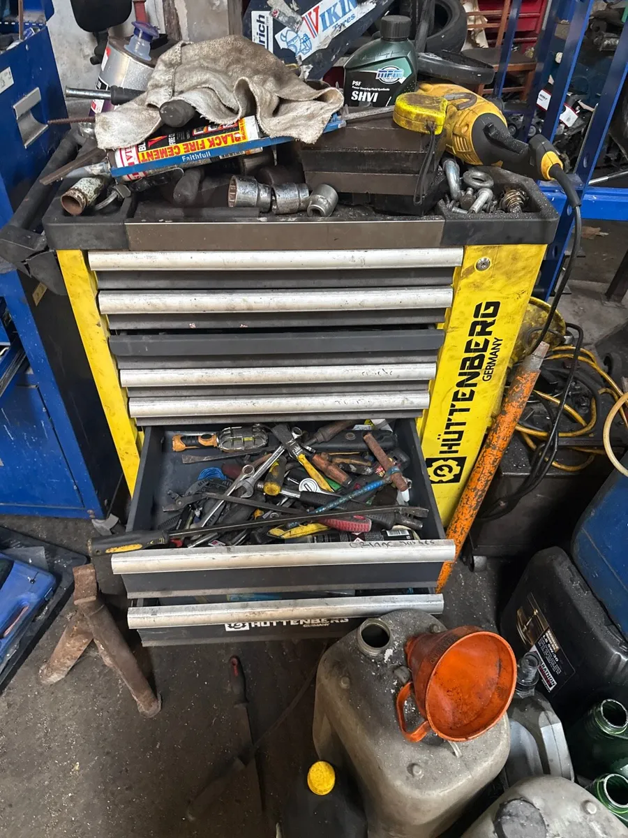 Mechanics  garage clearance sale - Image 2
