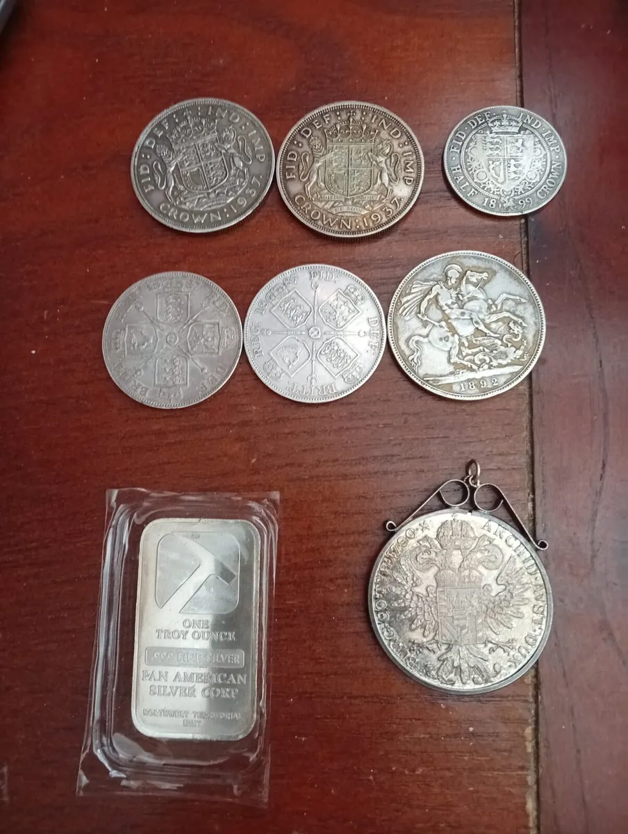Collection of silver coins - Image 1