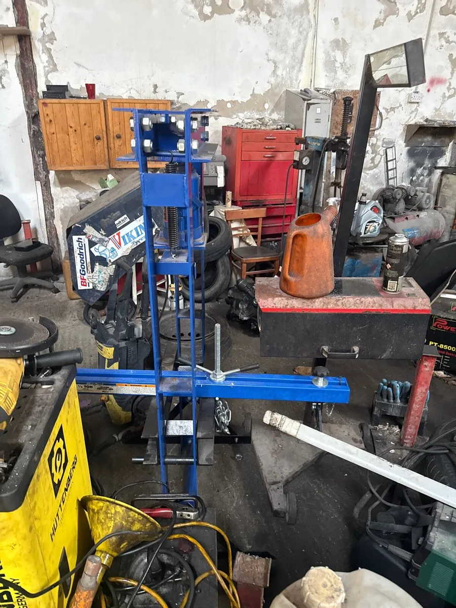 Mechanics  garage clearance sale - Image 3