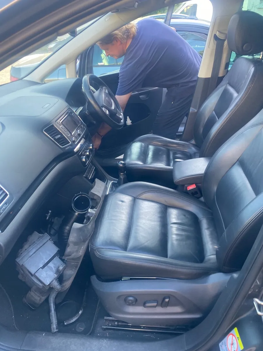 Car - Image 3