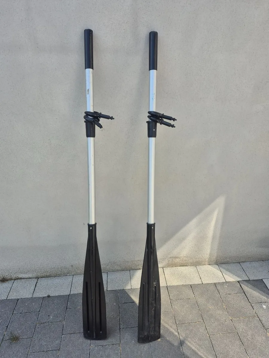 Oars & Oar locks