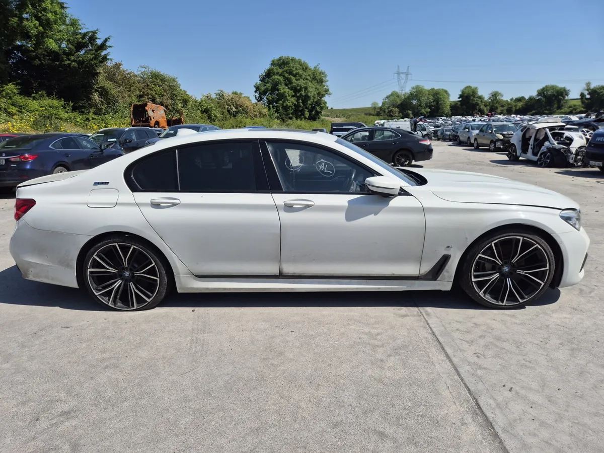 2017 BMW 7 Series *For Parts* - Image 4
