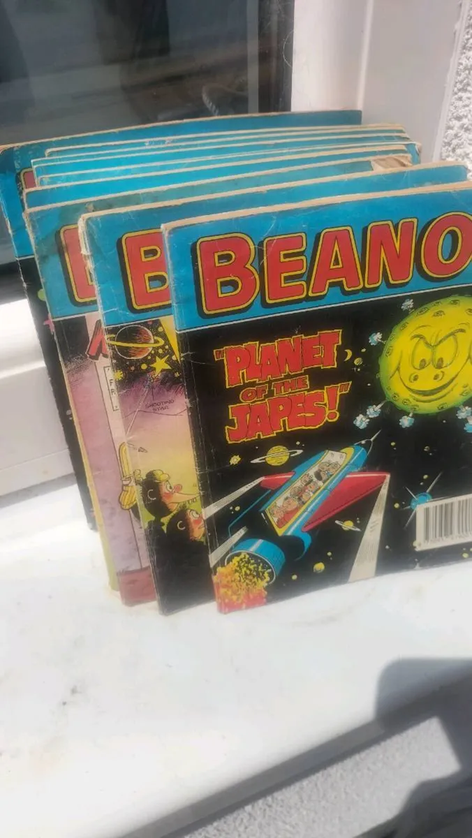 VINTAGE BOOKS - Image 1