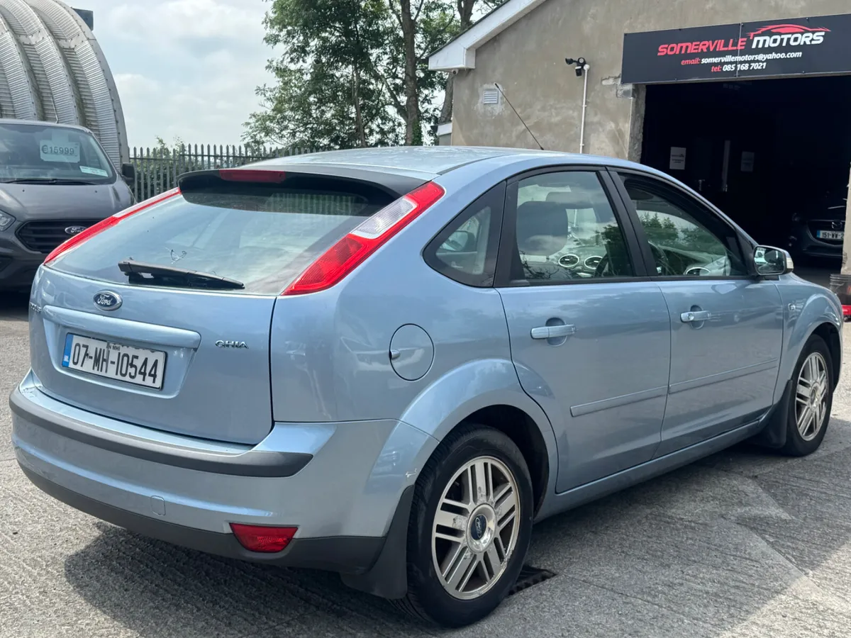 FORD FOCUS 2l PETROL AUTOMATIC  2007 - Image 4