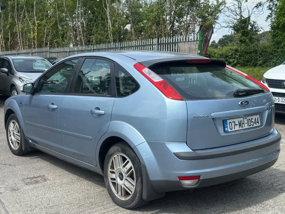 FORD FOCUS 2l PETROL AUTOMATIC  2007 - Image 3