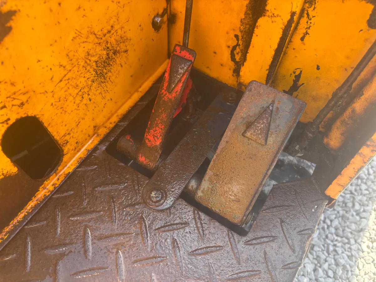 Yanmar 1.2 ton track dumper - Image 4