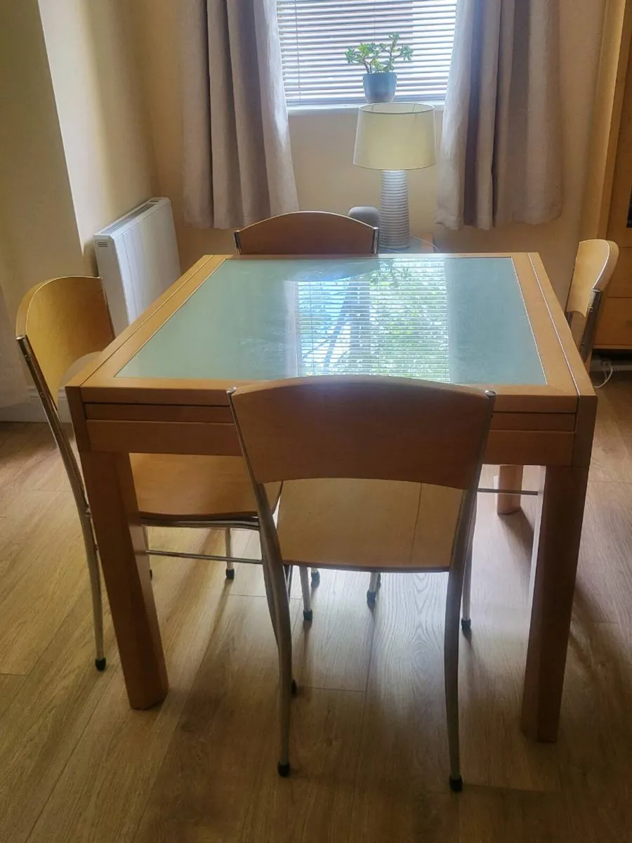 Kitchen table and 6 chairs - Image 1
