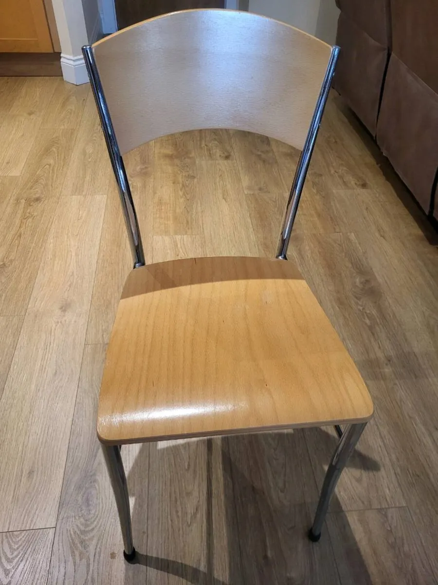 Kitchen table and 6 chairs - Image 2