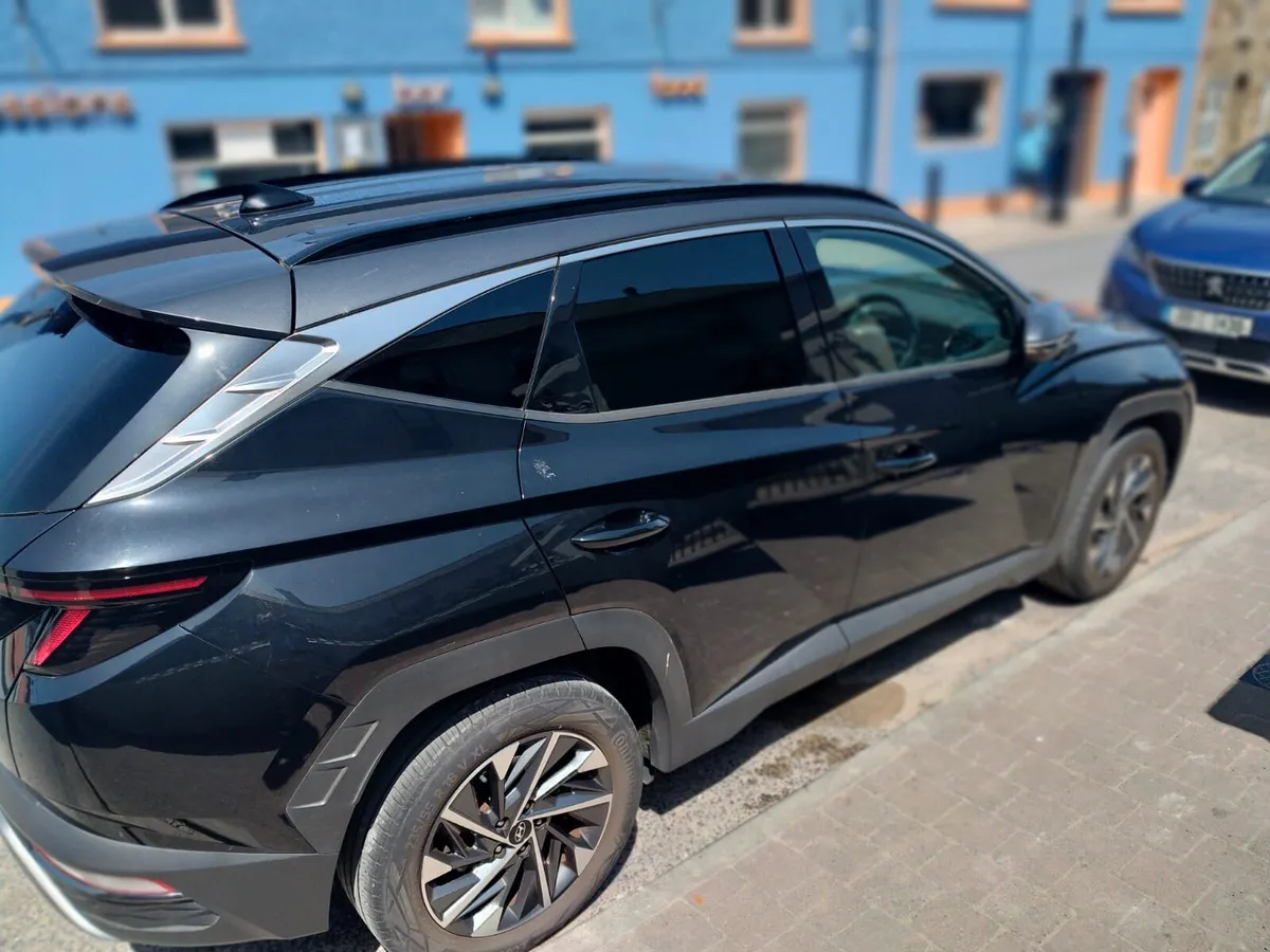 Hyundai Tucson Executive Plus 2/Tone Commercial - Image 4