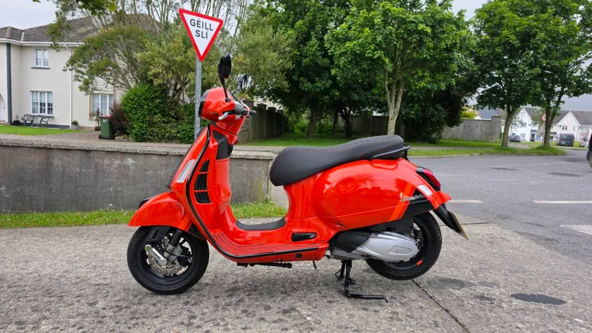 2024 Vespa GTS 300 ( please read add fully ) - Image 3