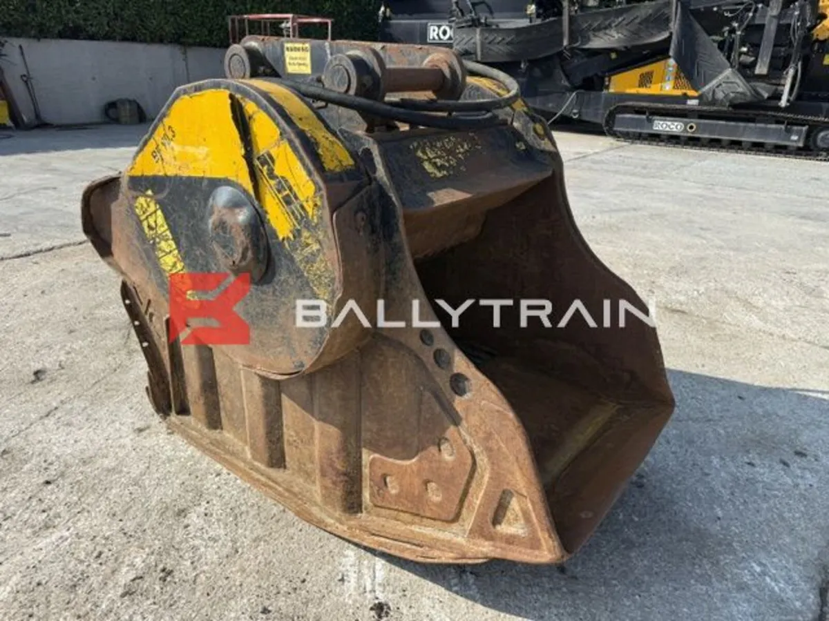 MB BF90.3 Crushing Bucket (20-30Ton) - Image 1