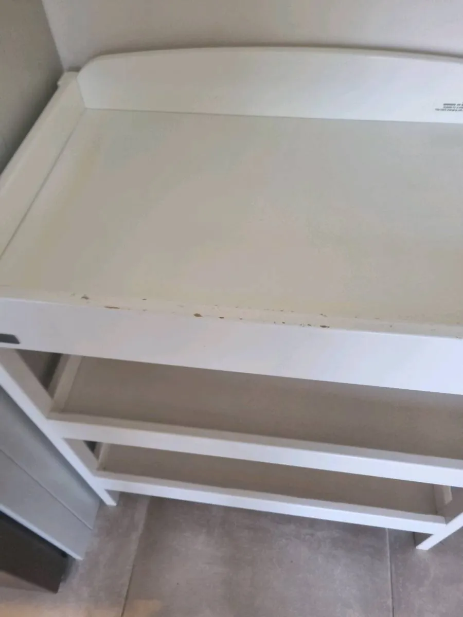 Baby changing table - Image 3