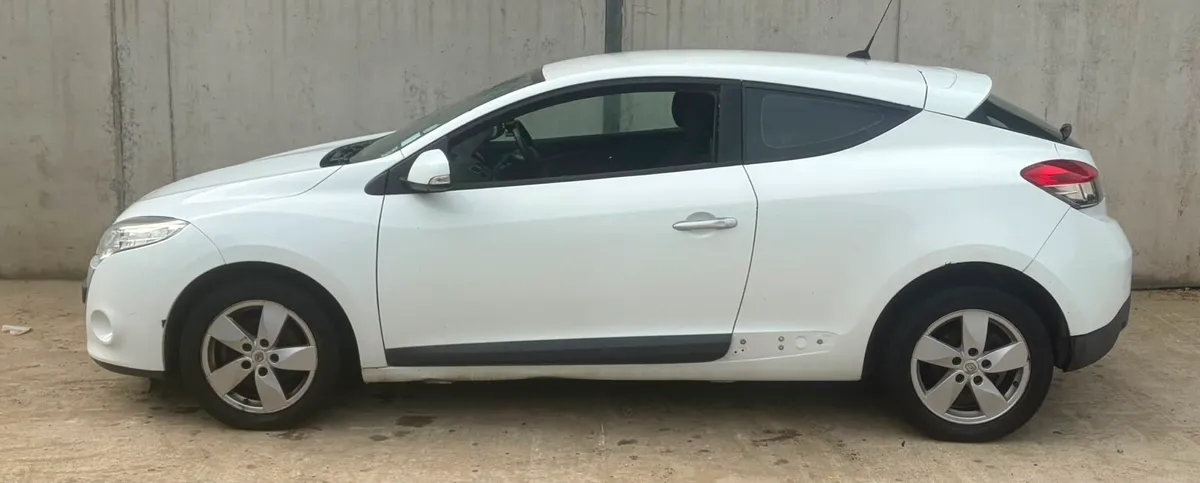 2011 Renault megane parts - Image 2
