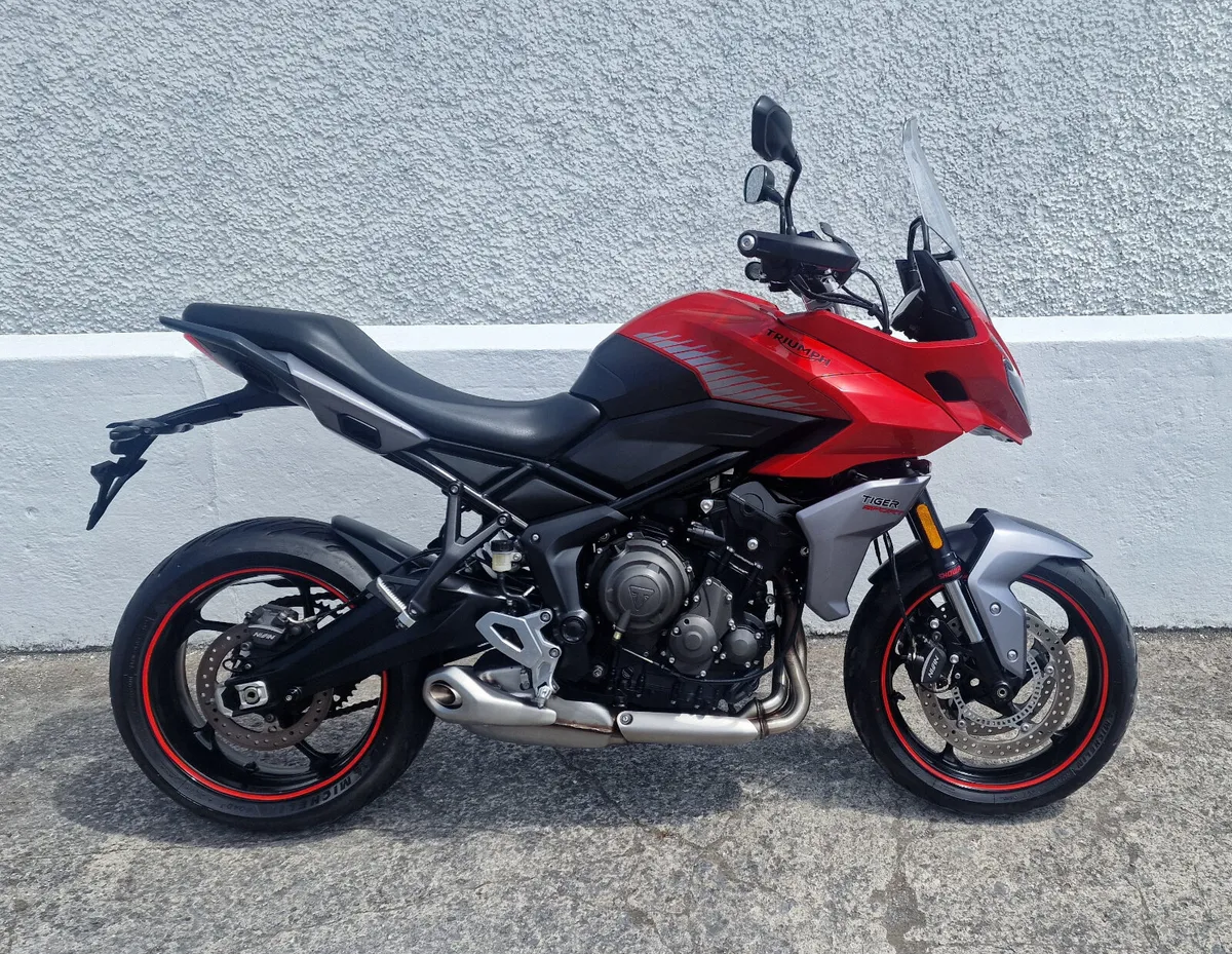 Tiger 660 @ Doyles Athlone - Image 1