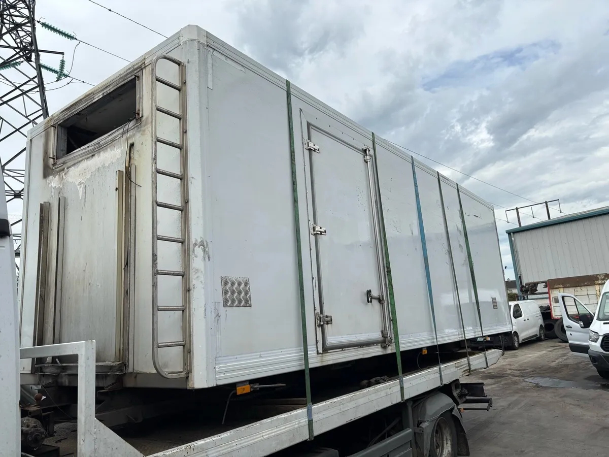 24ft  insulated body for sale - Image 1