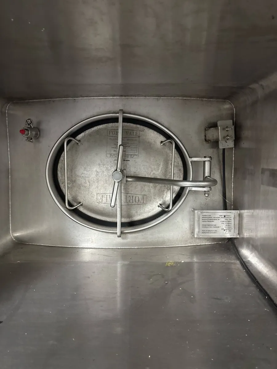 2 X 15,000 Litre Stainless Steel Ex BBT Tanks - Image 4
