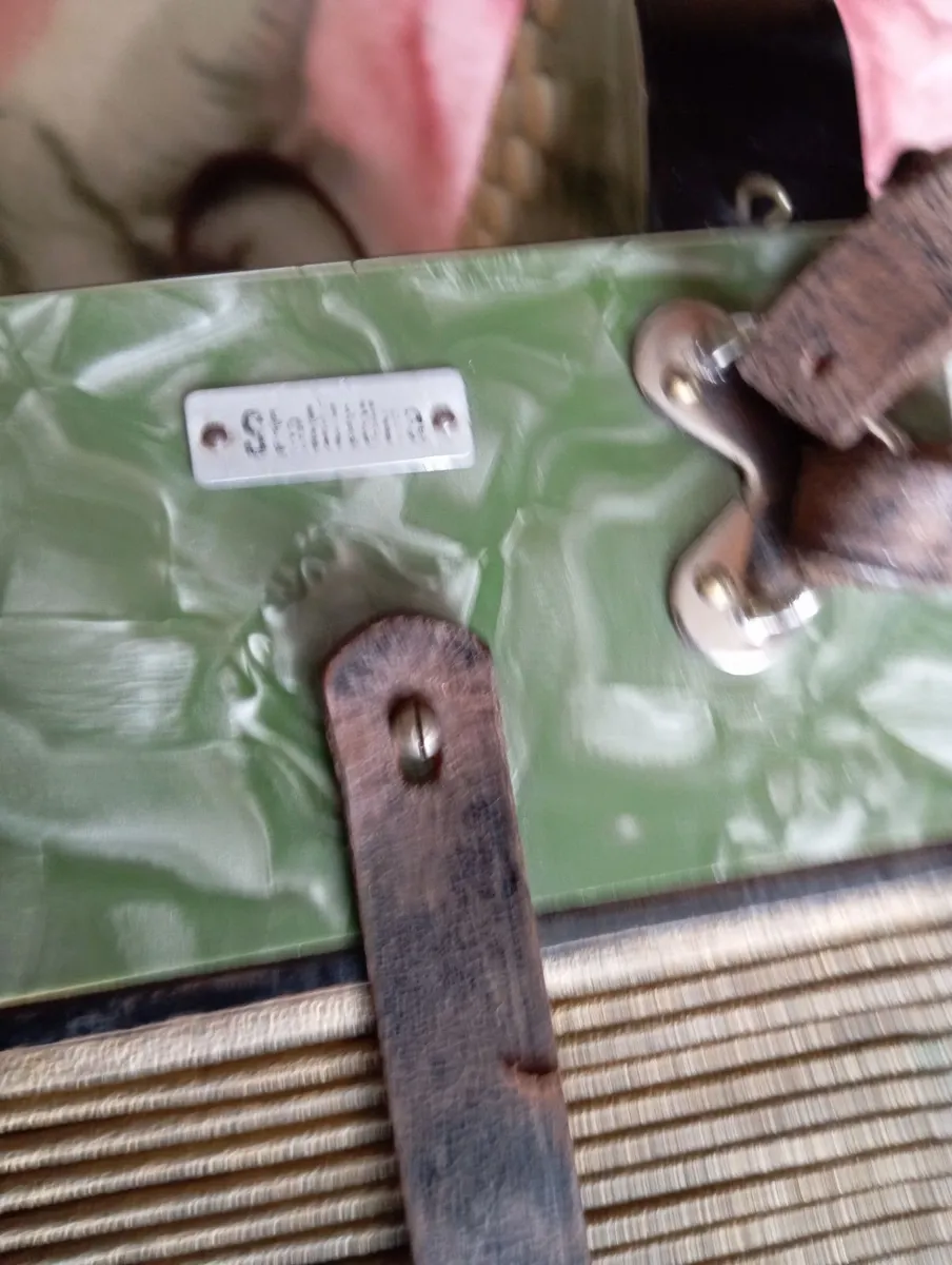 Button Accordion in Lovely Condition - Image 4