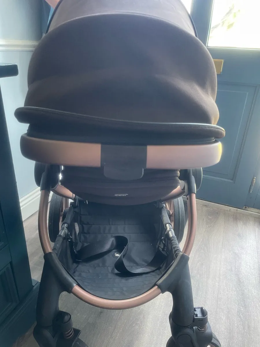 I candy peach 7 bundle and car seat - Image 3